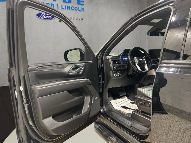 Used 2023 GMC Yukon SLT AWD/4WD image 11