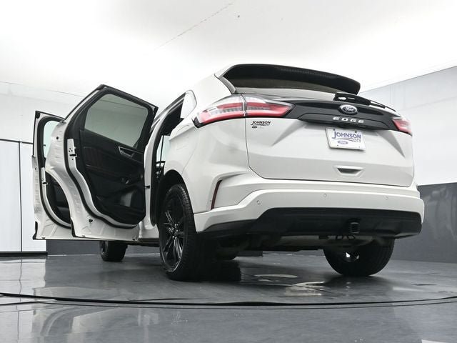 Certified 2024 Ford Edge ST-Line w/ Class II Trailer Tow Package AWD/4WD image 40