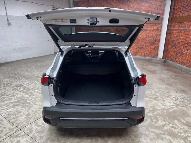 Used 2024 Toyota Corolla Cross XSE w/ Convenience Package image 26