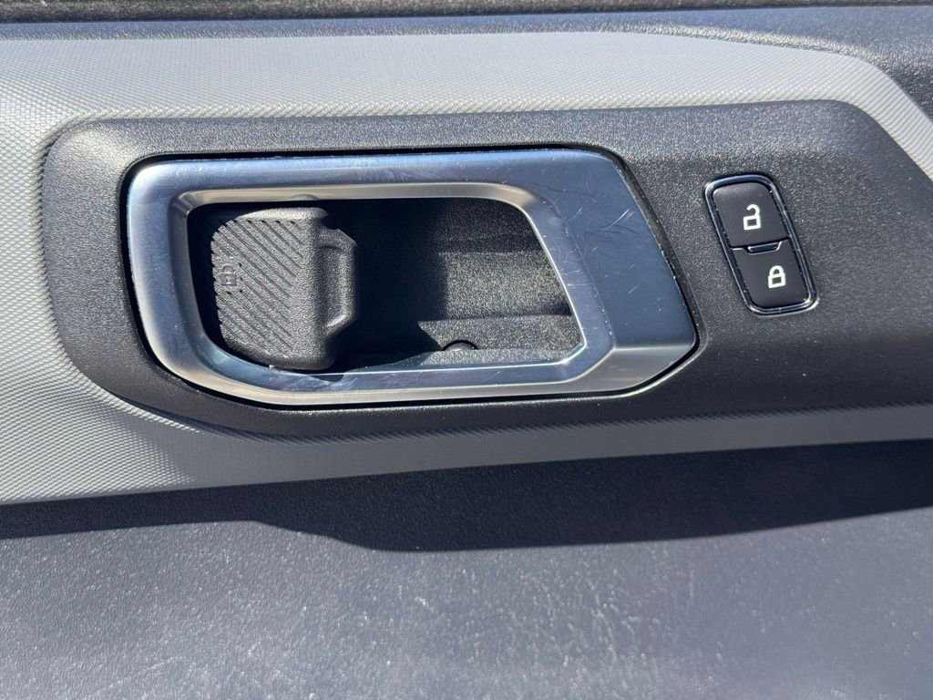 Certified 2023 Ford Bronco Everglades AWD/4WD image 16