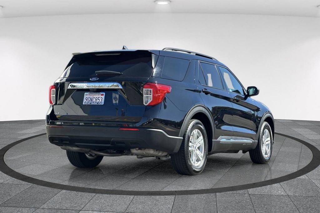 Certified 2023 Ford Explorer XLT image 4