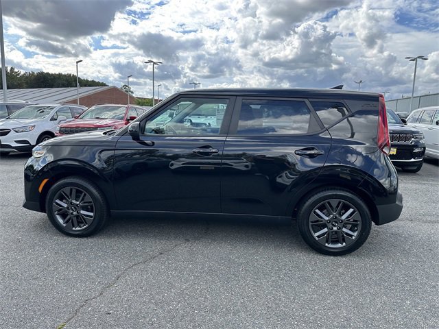 Used 2020 Kia Soul EX image 2
