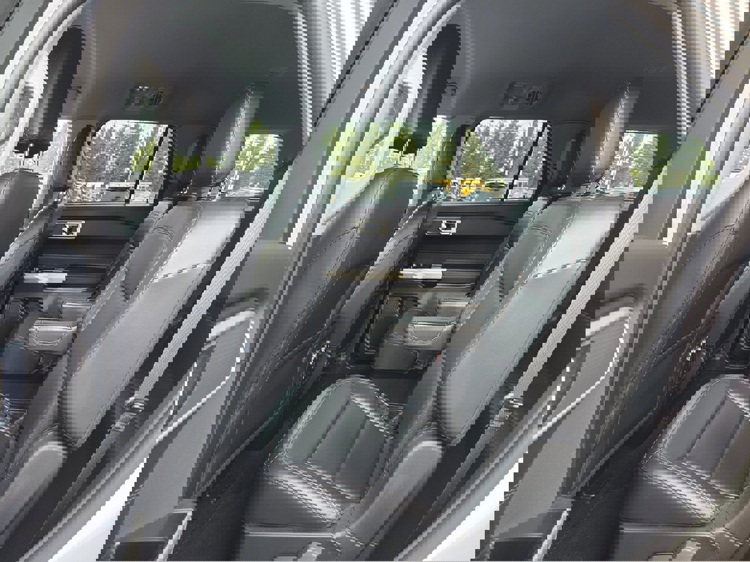 Certified 2022 Ford Explorer XLT w/ Equipment Group 202A image 11