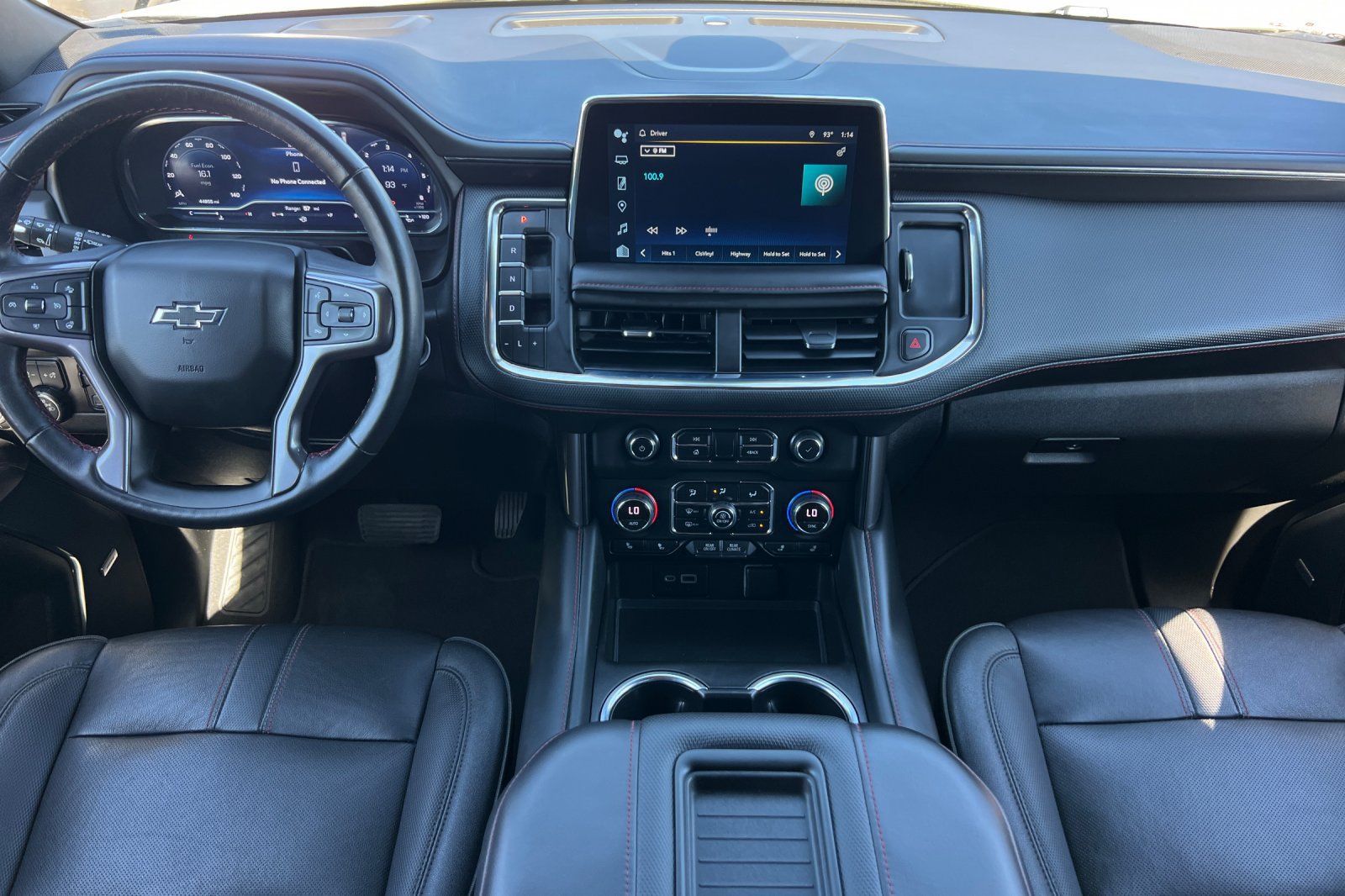 Used 2022 Chevrolet Suburban RST w/ Luxury Package AWD/4WD image 15