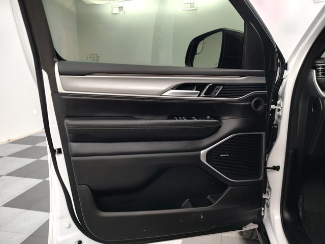 Used 2026 Jeep Grand Wagoneer 4WD w/ Premium Group I image 27