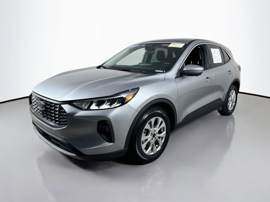 Certified 2023 Ford Escape Active w/ Tech Pack #2 FWD image 3
