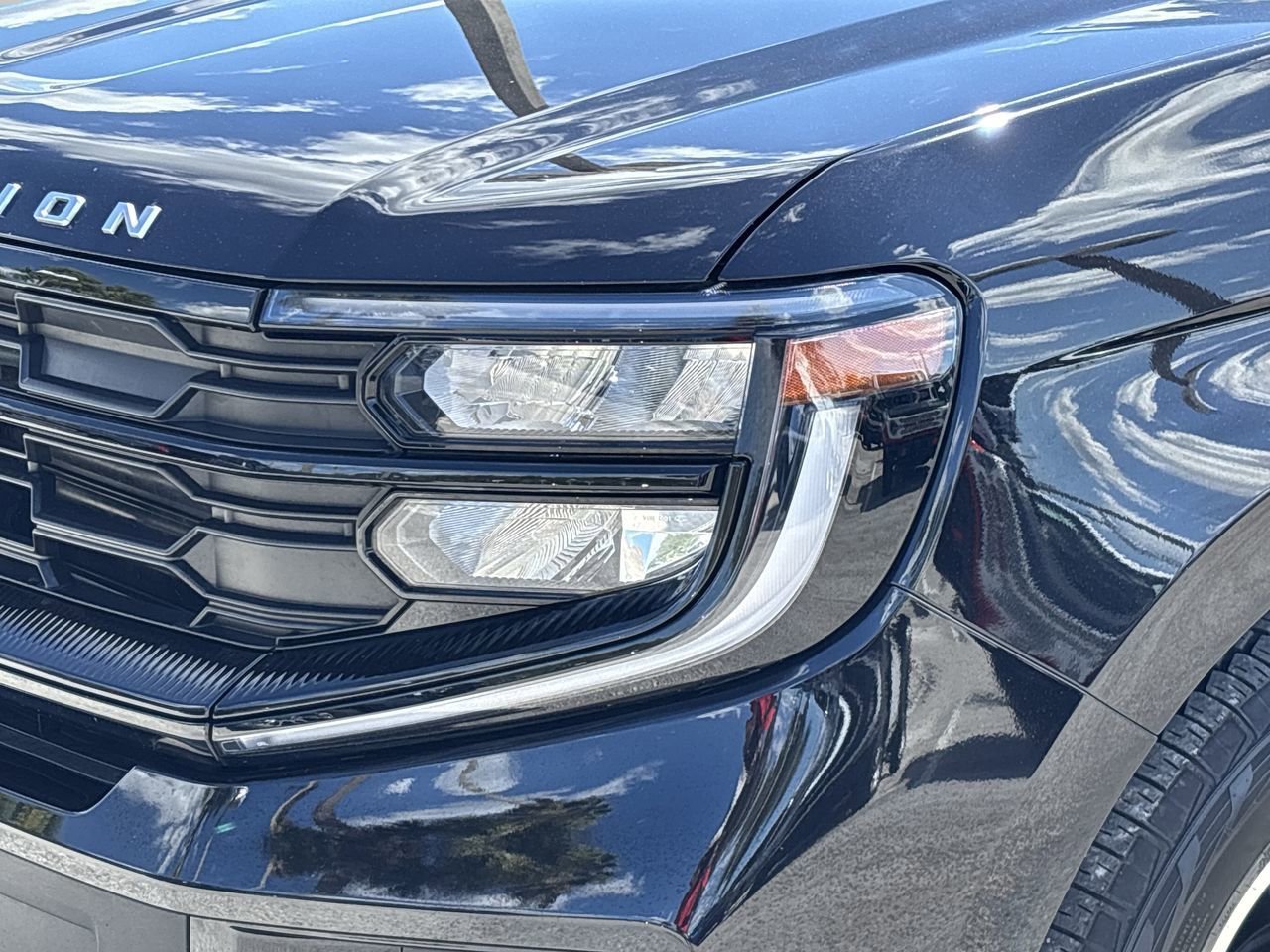 Certified 2025 Ford Expedition Active AWD/4WD image 12