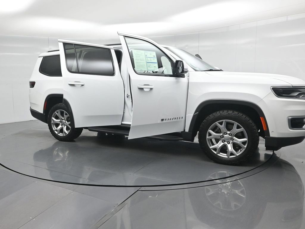 Used 2022 Jeep Wagoneer Series II image 32