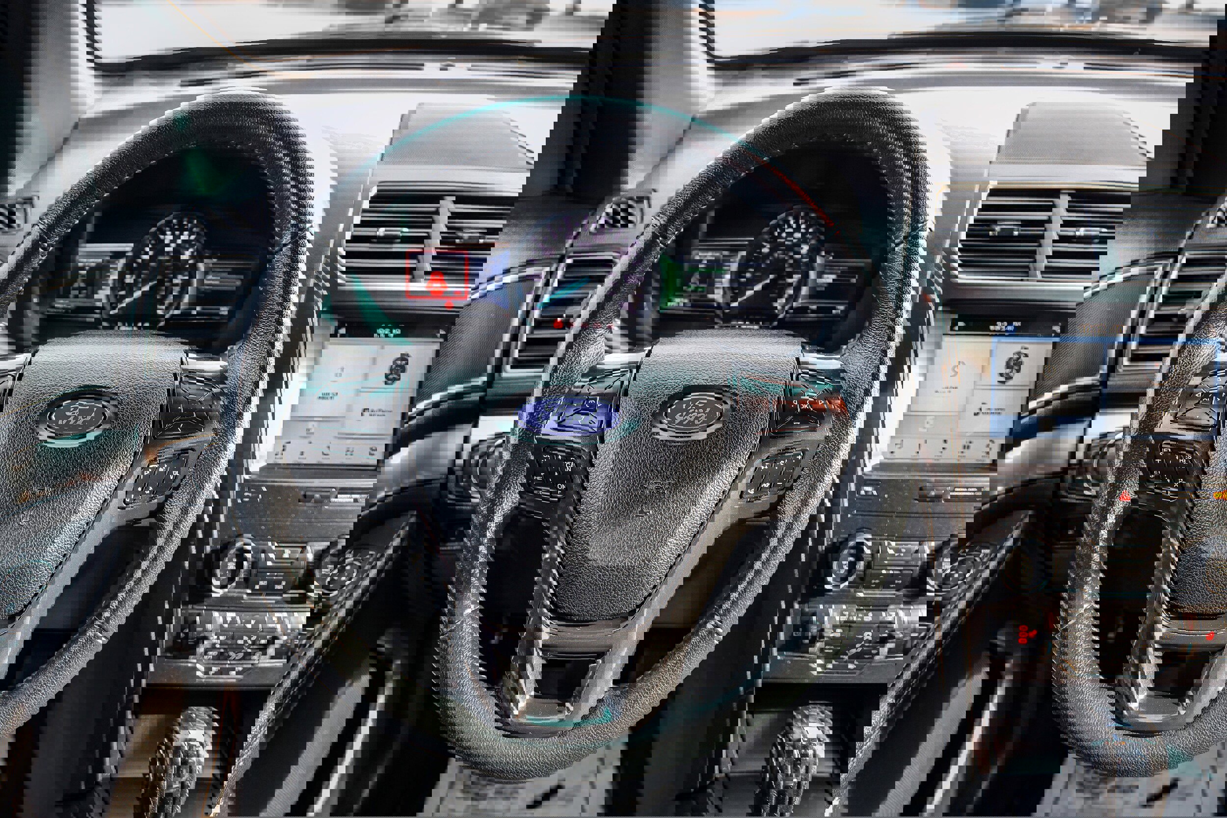 Certified 2018 Ford Explorer XLT w/ Equipment Group 202A image 9