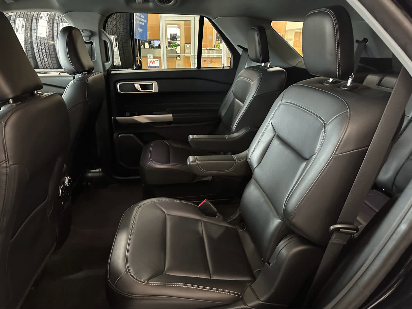 Certified 2022 Ford Explorer XLT w/ Equipment Group 202A image 32