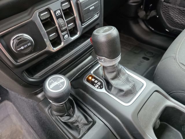 Used 2023 Jeep Wrangler Unlimited w/ Cold Weather Group AWD/4WD image 16