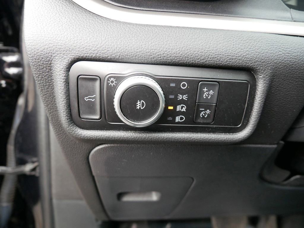 Certified 2022 Ford Explorer XLT w/ Equipment Group 202A image 15