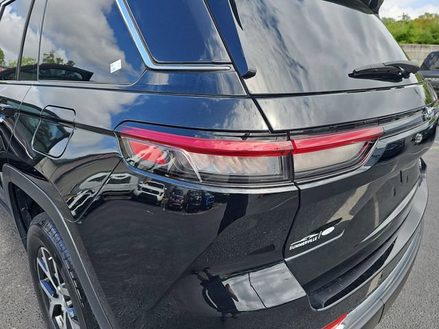 Used 2023 Jeep Grand Cherokee Limited w/ Trailer Tow Prep Group (B) RWD image 38