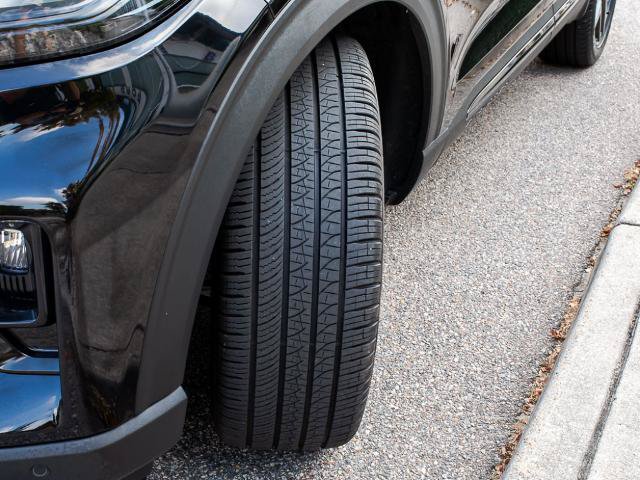 Certified 2025 Ford Explorer ST AWD/4WD image 9