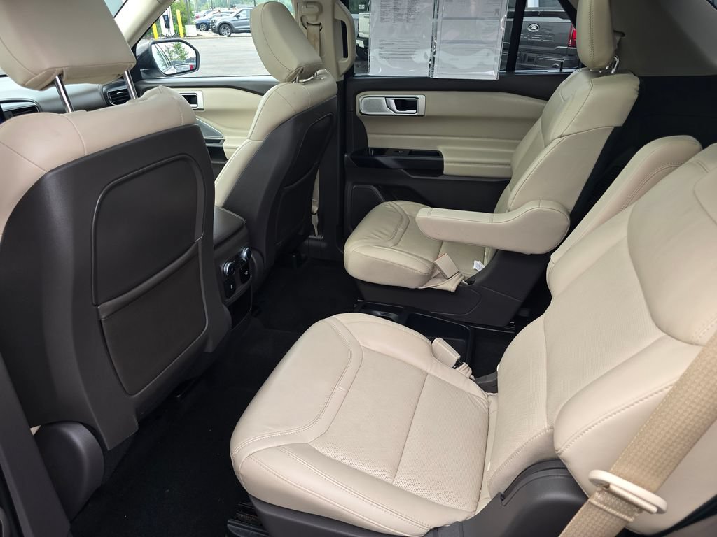 Certified 2020 Ford Explorer Platinum w/ Premium Technology Package AWD/4WD image 10