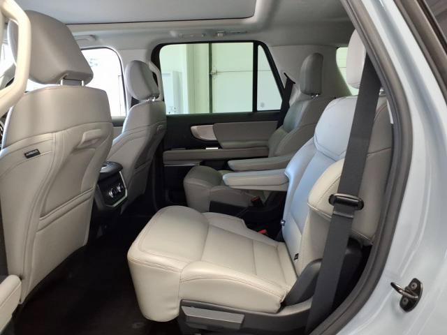 Certified 2025 Ford Expedition Active AWD/4WD image 13