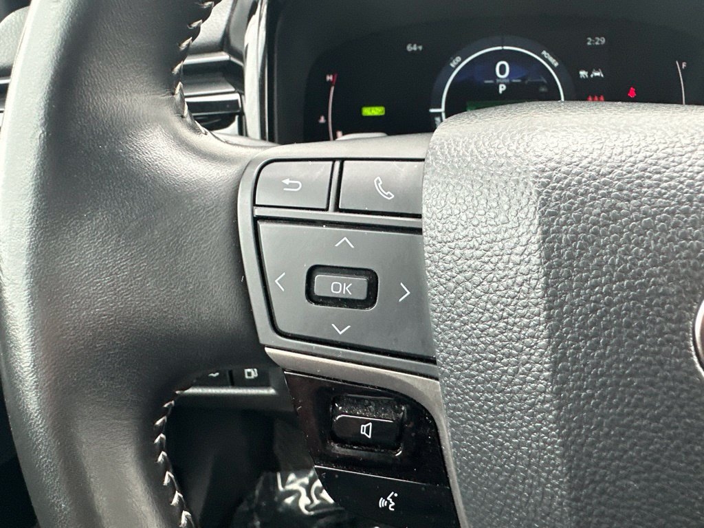 Used 2025 Toyota Camry SE FWD image 36