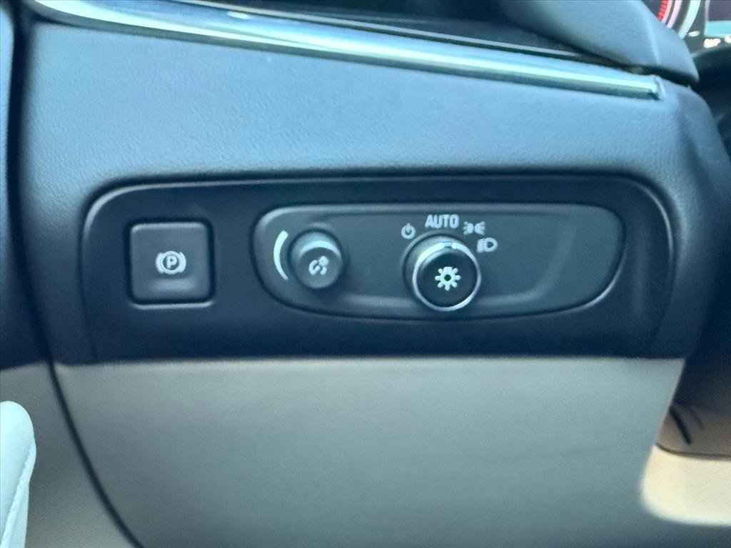 Used 2018 Buick Enclave Premium image 24