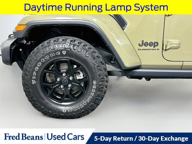 Used 2025 Jeep Gladiator Sport AWD/4WD image 36