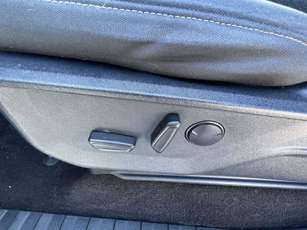 Certified 2022 Ford F150 XLT w/ Equipment Group 302A High image 14