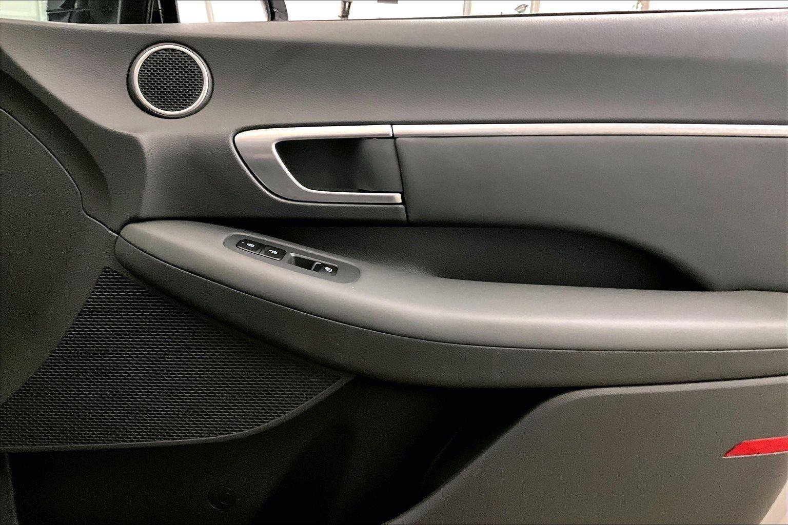 Used 2021 Hyundai Sonata SEL Plus w/ Winter Weather Package image 23