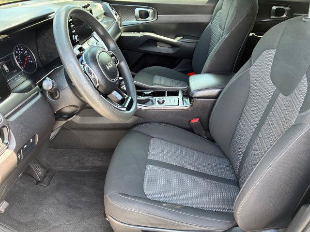 Used 2023 Kia Sorento LX FWD image 13