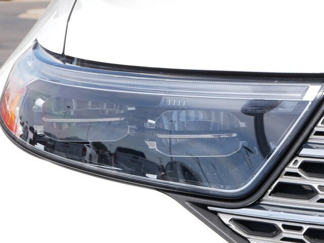 Certified 2022 Ford Explorer Limited w/ Limited Technology Package AWD/4WD image 5