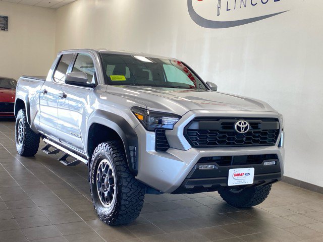 Used 2024 Toyota Tacoma TRD Off-Road w/ TRD Off Road Upgrade Package AWD/4WD image 2