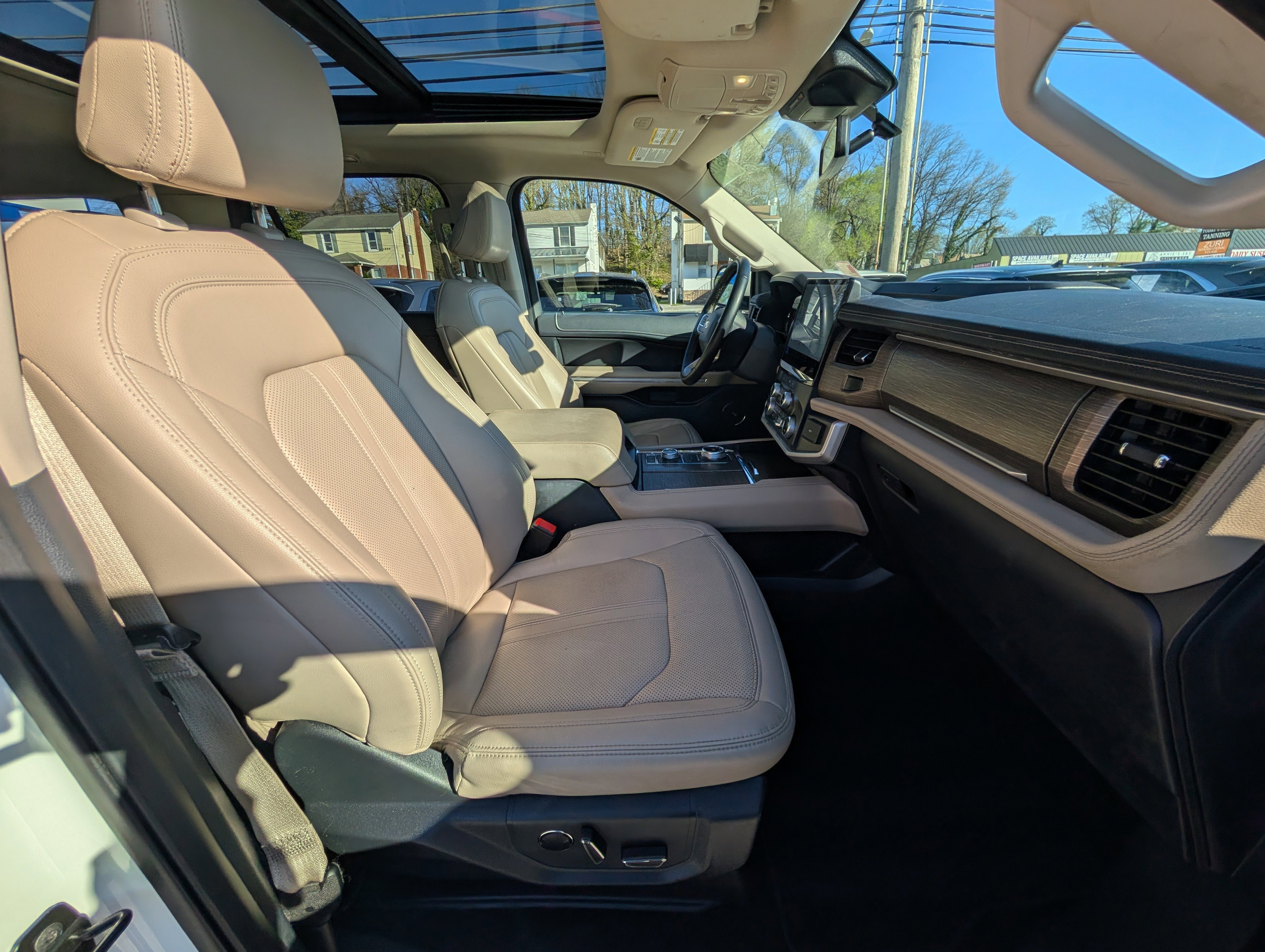 Certified 2022 Ford Expedition Max Limited image 12