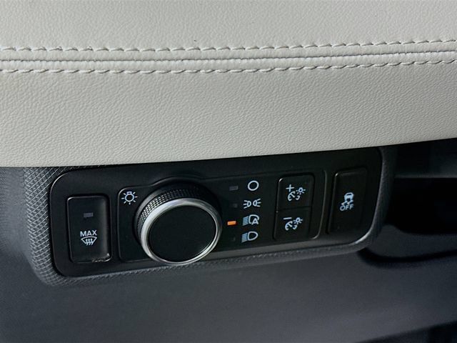 Certified 2025 Ford Mustang Mach-E Premium AWD/4WD image 17