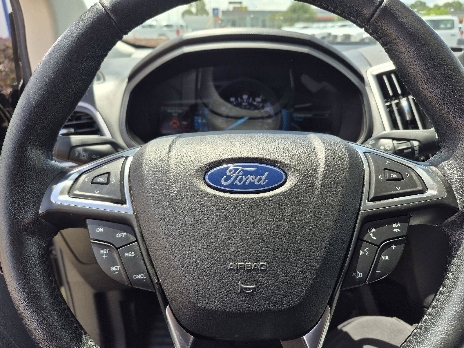 Certified 2022 Ford Edge SEL w/ Convenience Package AWD/4WD image 3