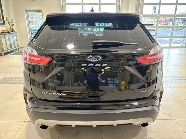 Certified 2022 Ford Edge Titanium w/ Equipment Group 301A image 4