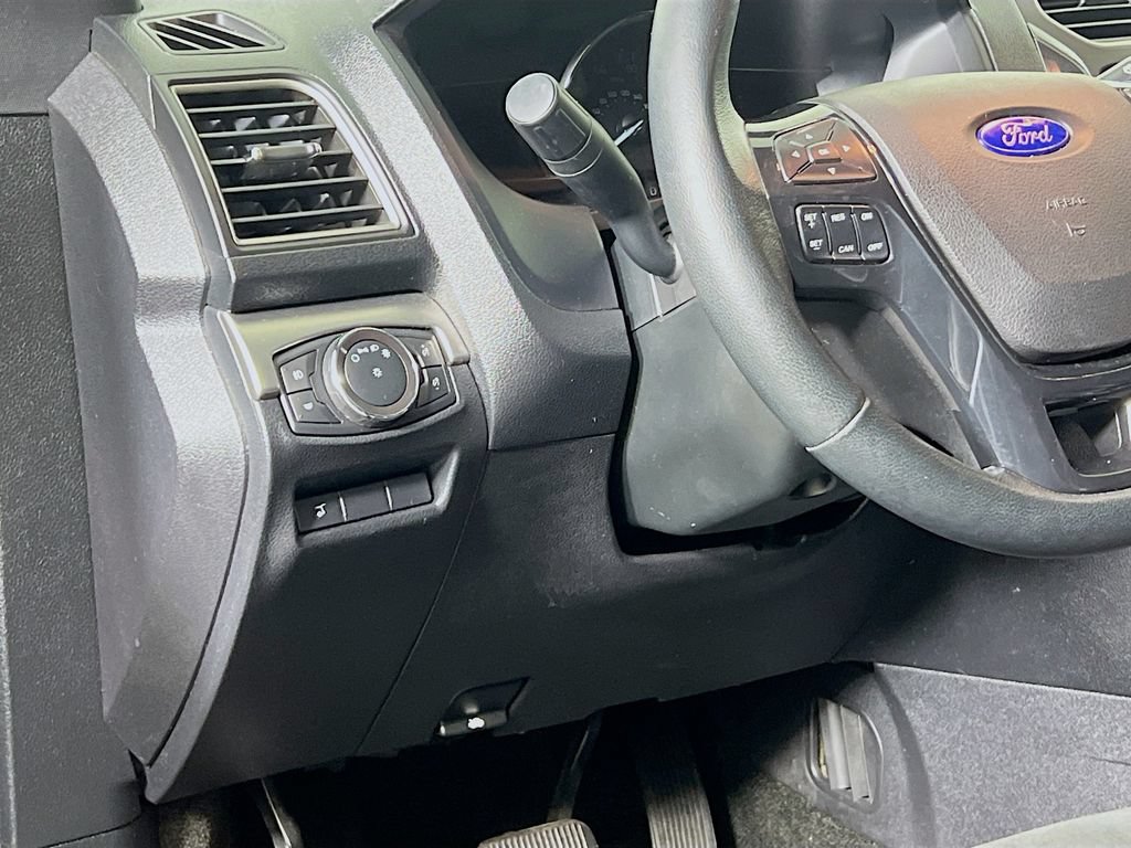 Certified 2018 Ford Explorer XLT w/ Equipment Group 202A AWD/4WD image 12