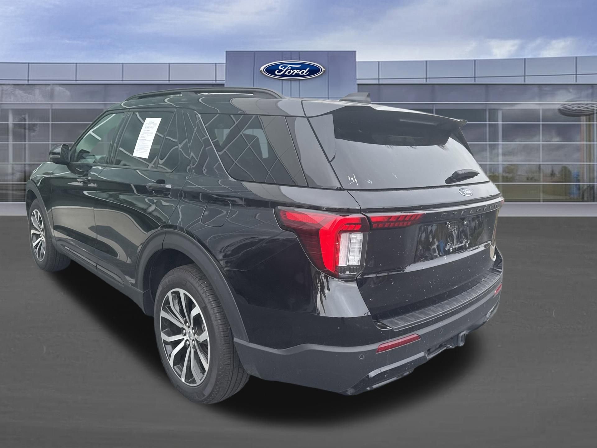 Certified 2025 Ford Explorer ST-Line image 7