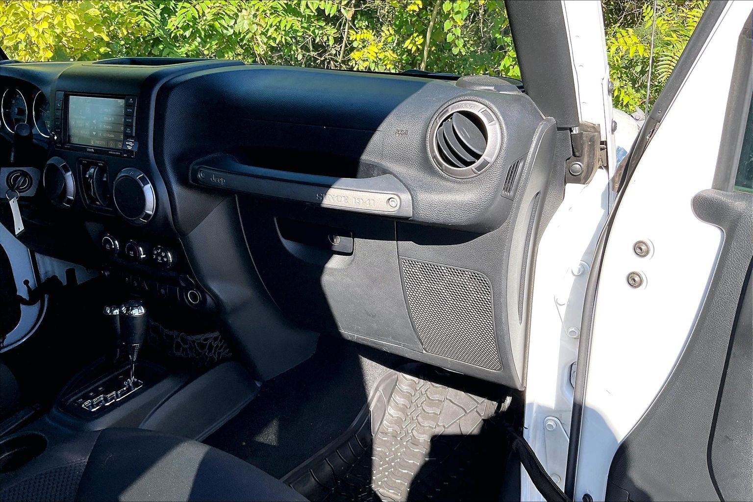 Used 2017 Jeep Wrangler Unlimited Sport AWD/4WD image 16