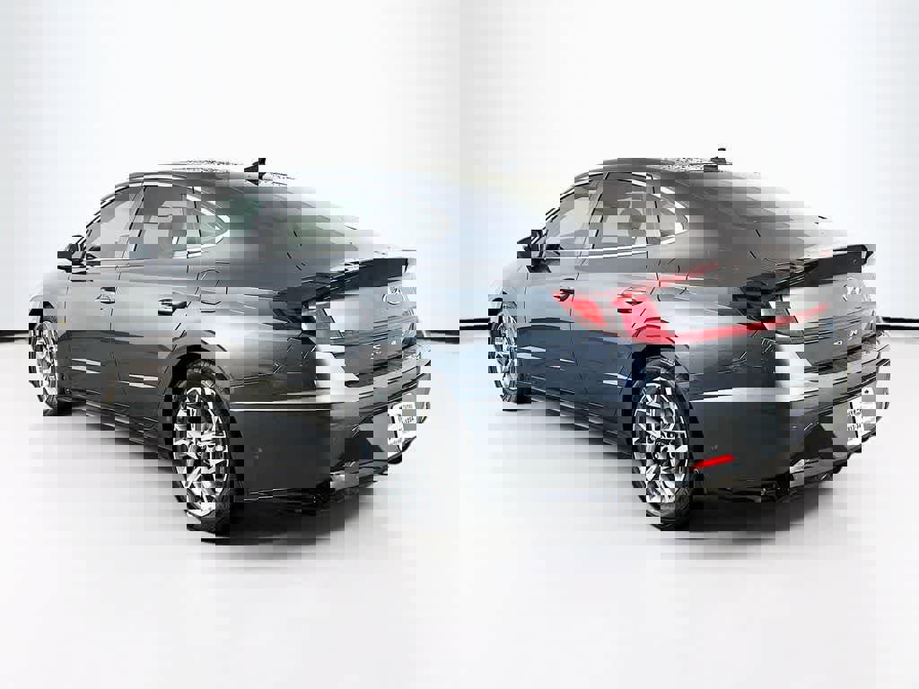Used 2023 Hyundai Sonata SEL image 3