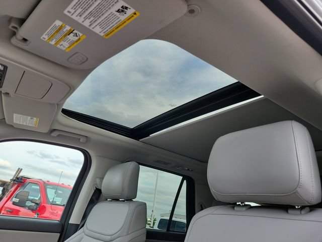 Certified 2025 Ford Expedition Active AWD/4WD image 20