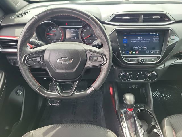 Used 2023 Chevrolet TrailBlazer RS w/ Sun and Liftgate Package image 9
