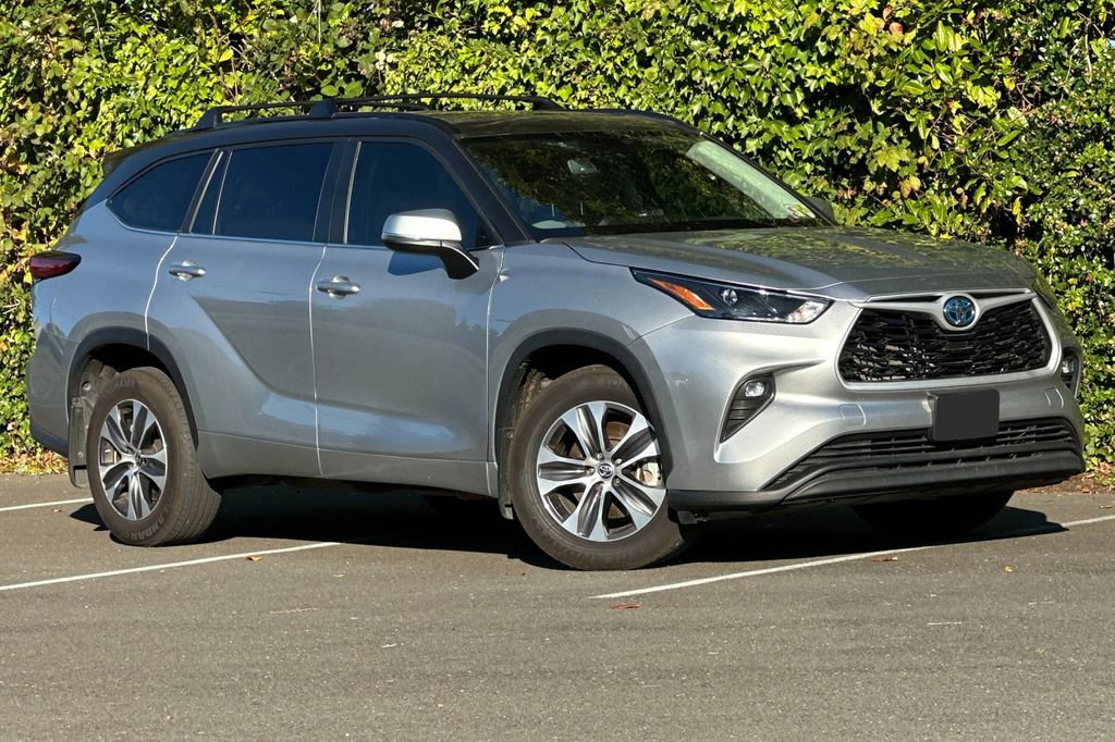 Used 2023 Toyota Highlander XLE