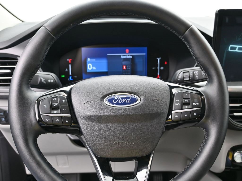 Certified 2025 Ford Escape SE w/ Class II Trailer Tow Package image 31