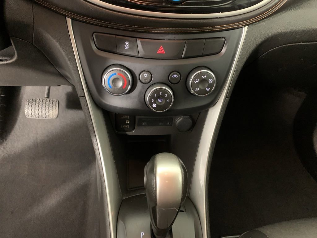 Used 2017 Chevrolet Trax LT w/ Driver Confidence Package FWD image 23
