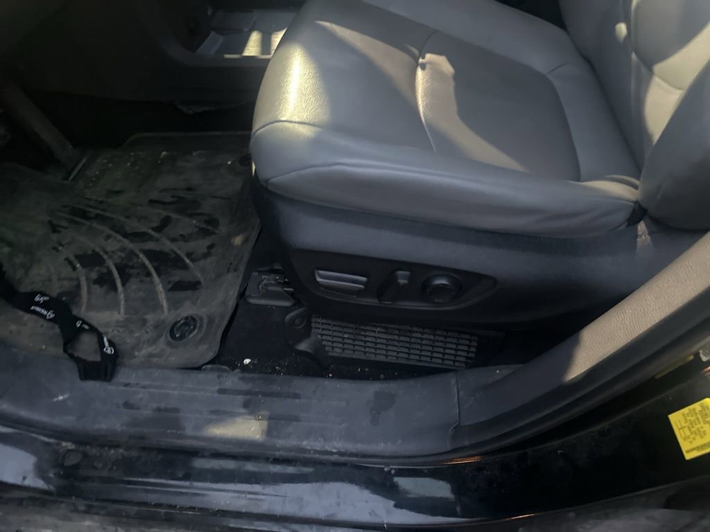 Used 2022 Toyota Sienna XLE image 13