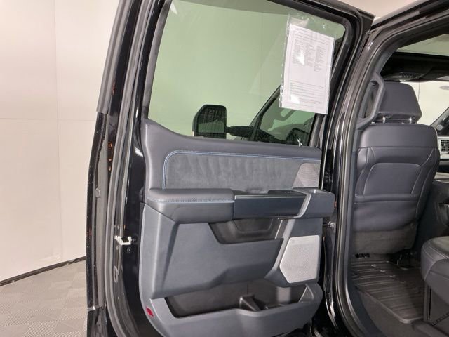 Certified 2025 Ford F450 Platinum w/ FX4 Off-Road Package AWD/4WD image 31