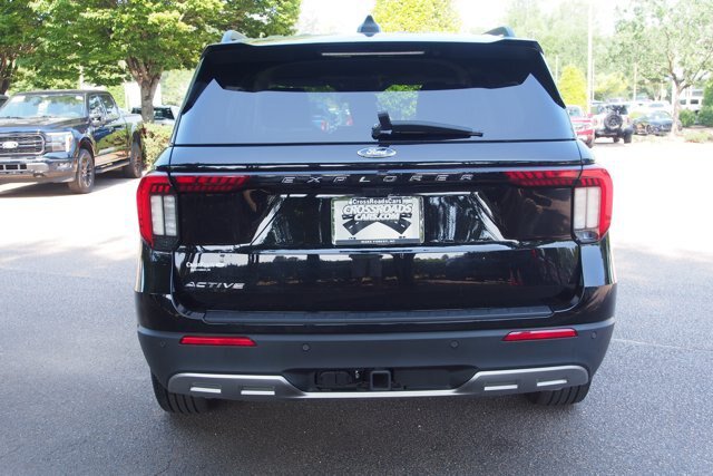 Certified 2025 Ford Explorer Active w/ Active Comfort Package RWD image 6