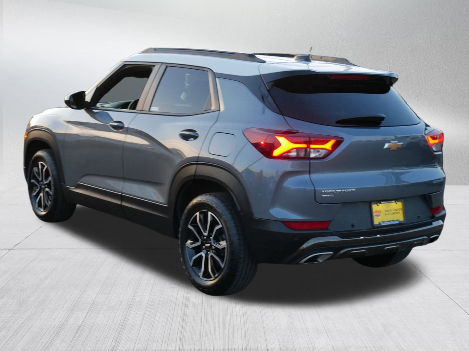 Used 2021 Chevrolet TrailBlazer ACTIV w/ Convenience Package image 3