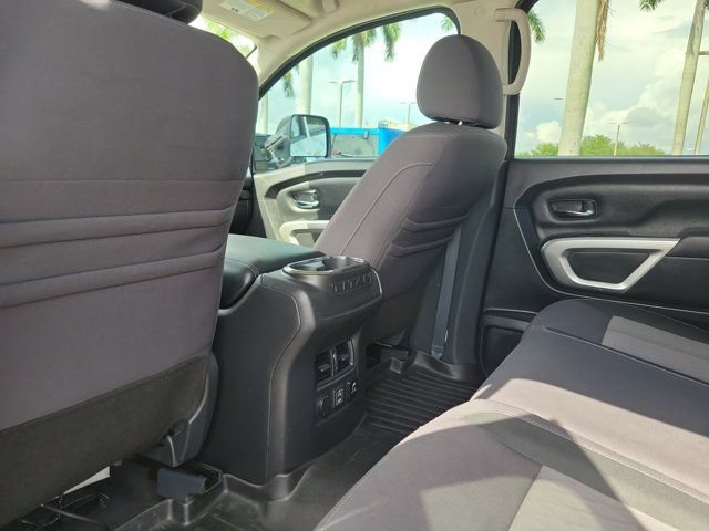 Used 2021 Nissan Titan SV w/ SV Convenience Package RWD image 16