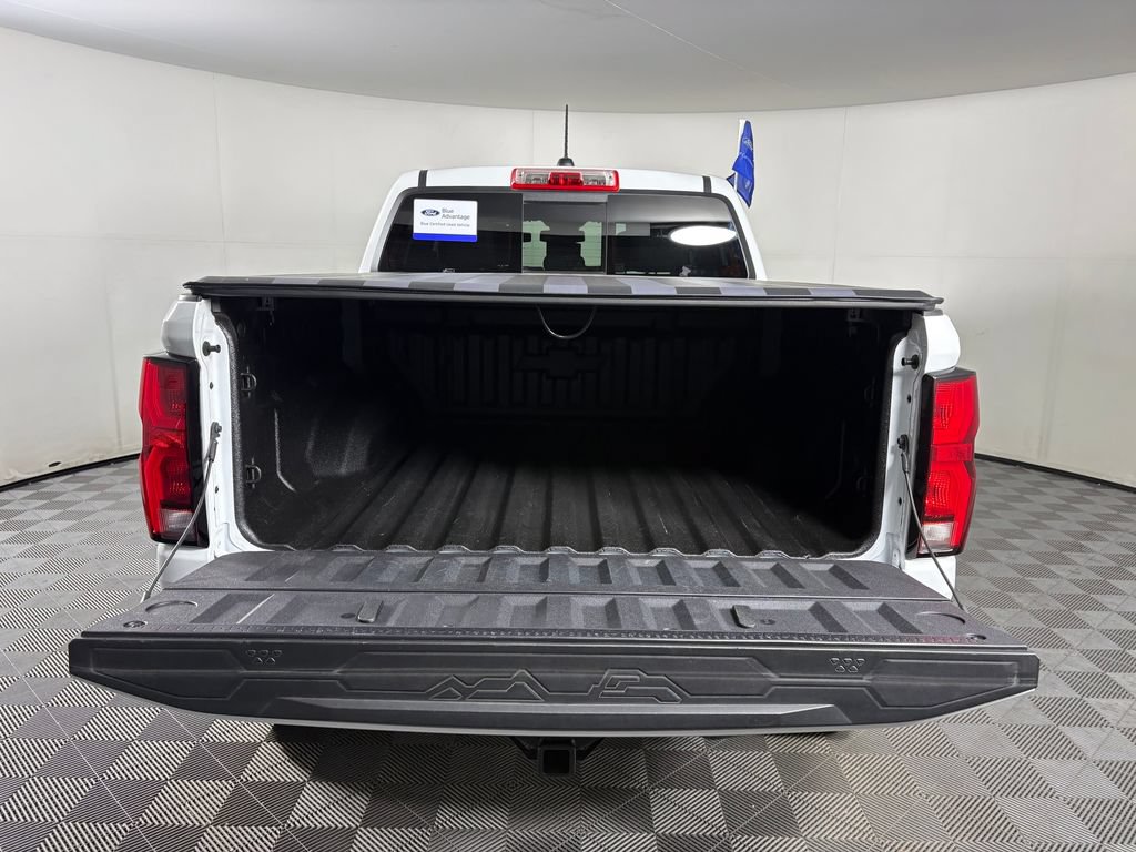 Used 2025 Chevrolet Colorado ZR2 w/ Technology Package AWD/4WD image 31
