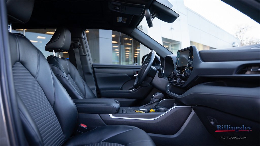 Used 2022 Toyota Highlander XSE image 10