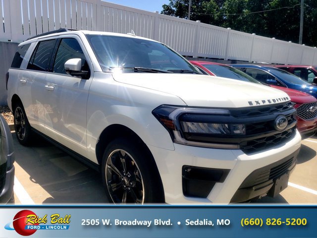 Certified 2022 Ford Expedition Limited image 2