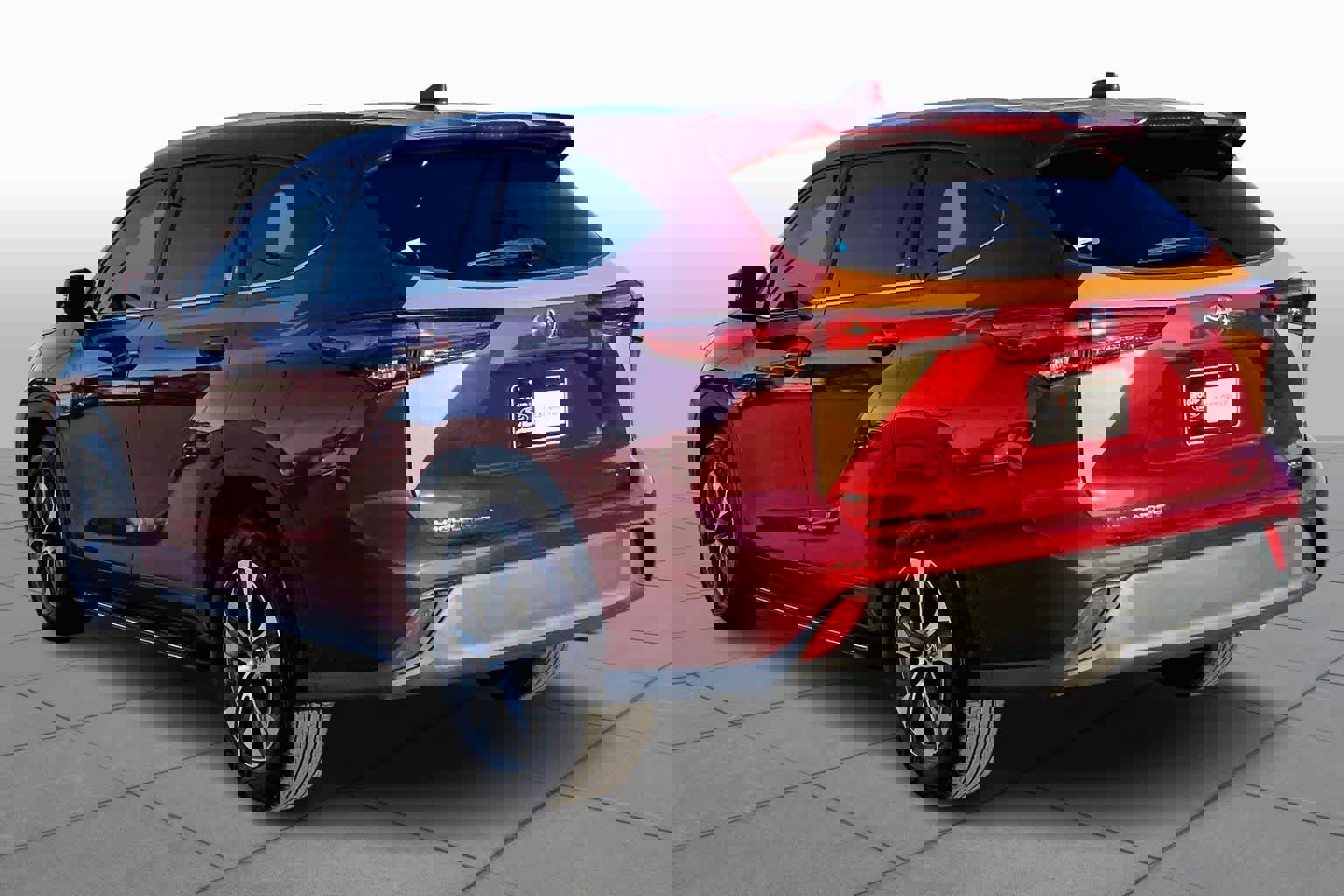 Used 2021 Toyota Highlander XLE FWD image 11